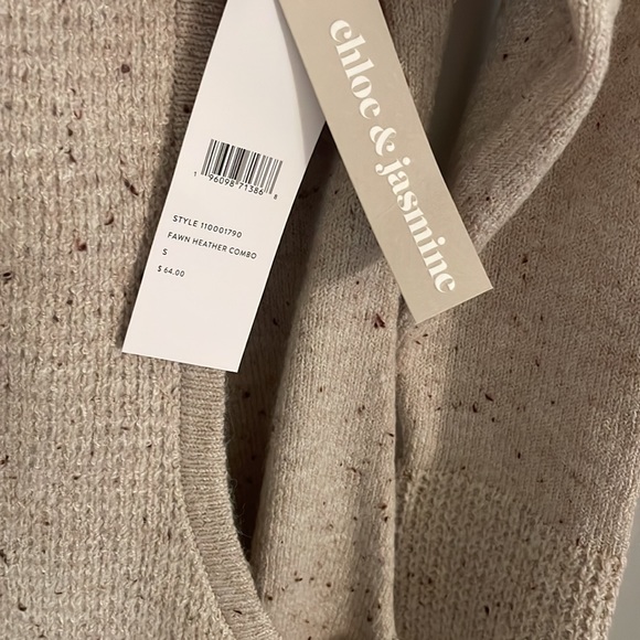 Brand: Chloe & Jasmine Size: Small Tan with Maroon speckles - Picture 2 of 4